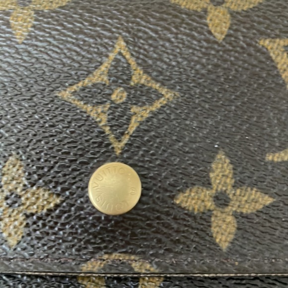 Louis Vuitton wallet on chain - Picture 2 of 13